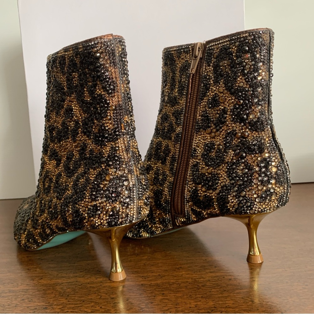 Betsy Johnson Leopard Boots Ladies Size 8 Rhinestone Glitter - Picture 3 of 15
